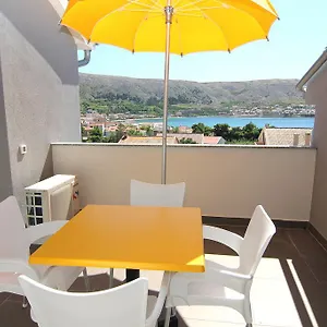 Apartment Franci, Pag Town