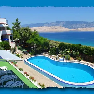 Apartment Family K&m, Pag Town